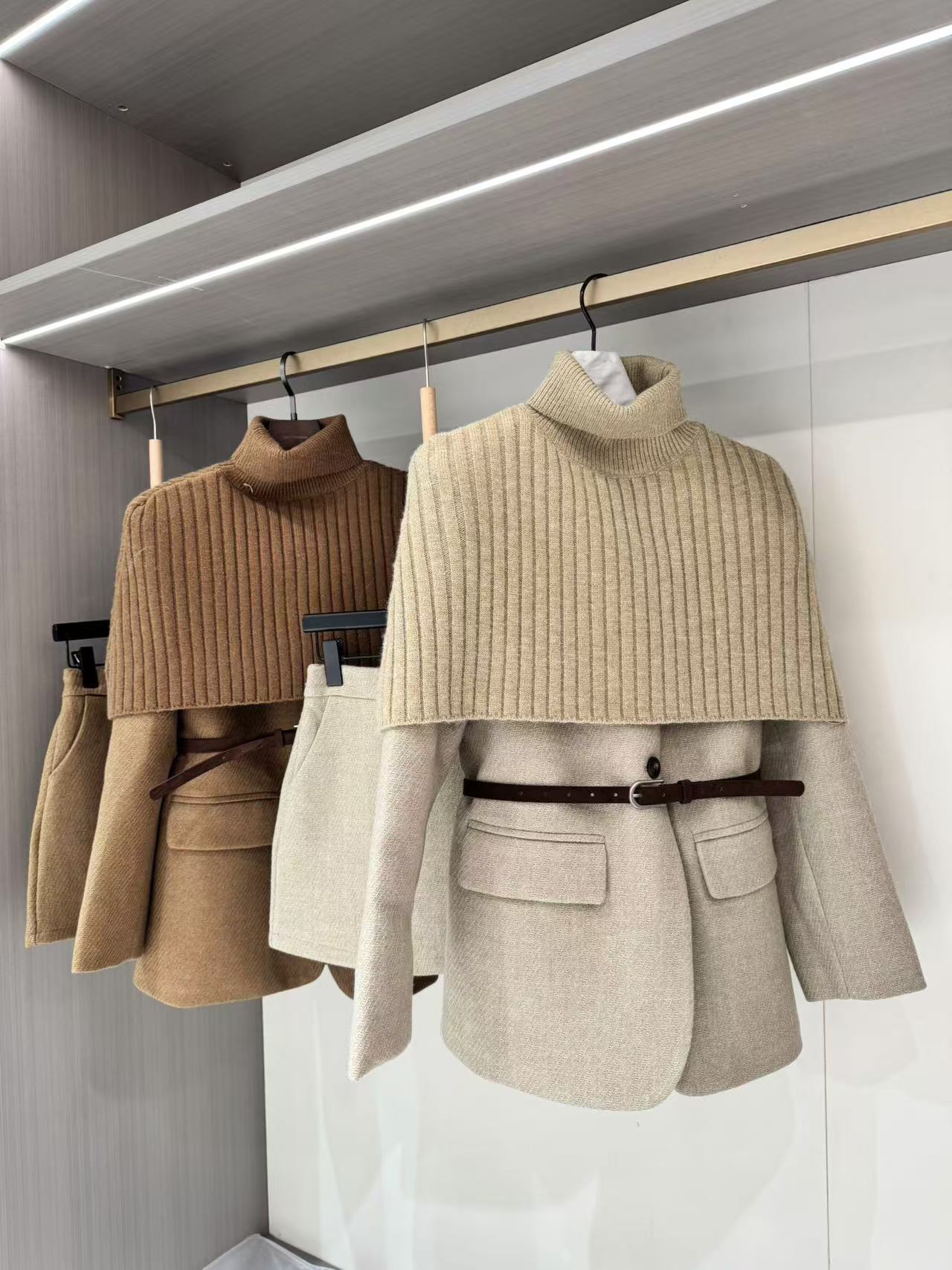 十三行2025秋冬韩系气质围脖加羽绒毛呢西装外套短裙套装三件套