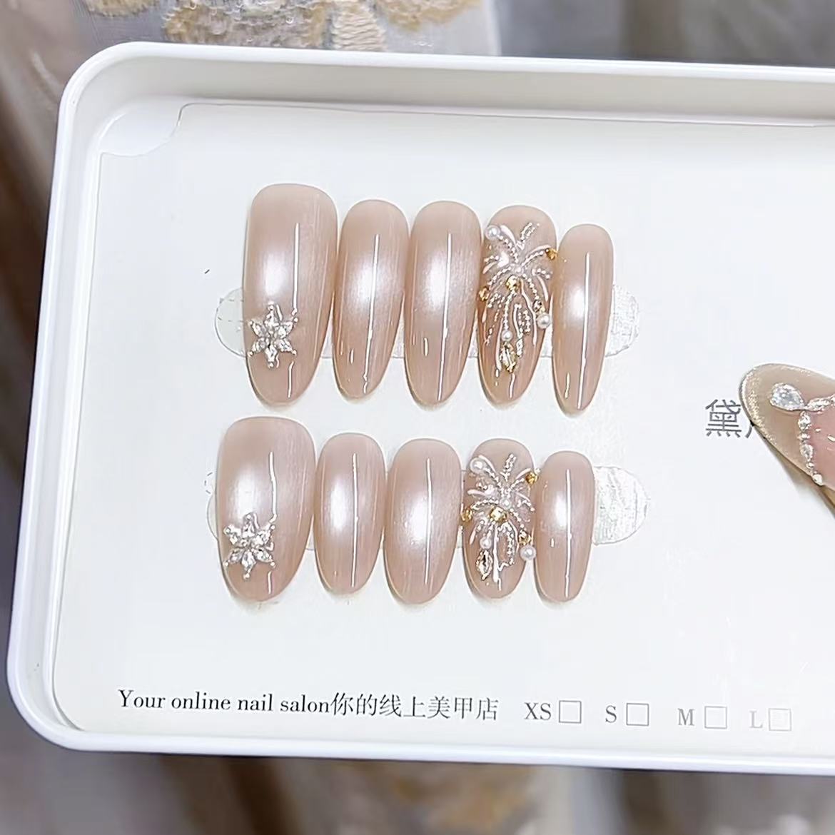 法式烟花圣诞款穿戴甲甜酷氛围感