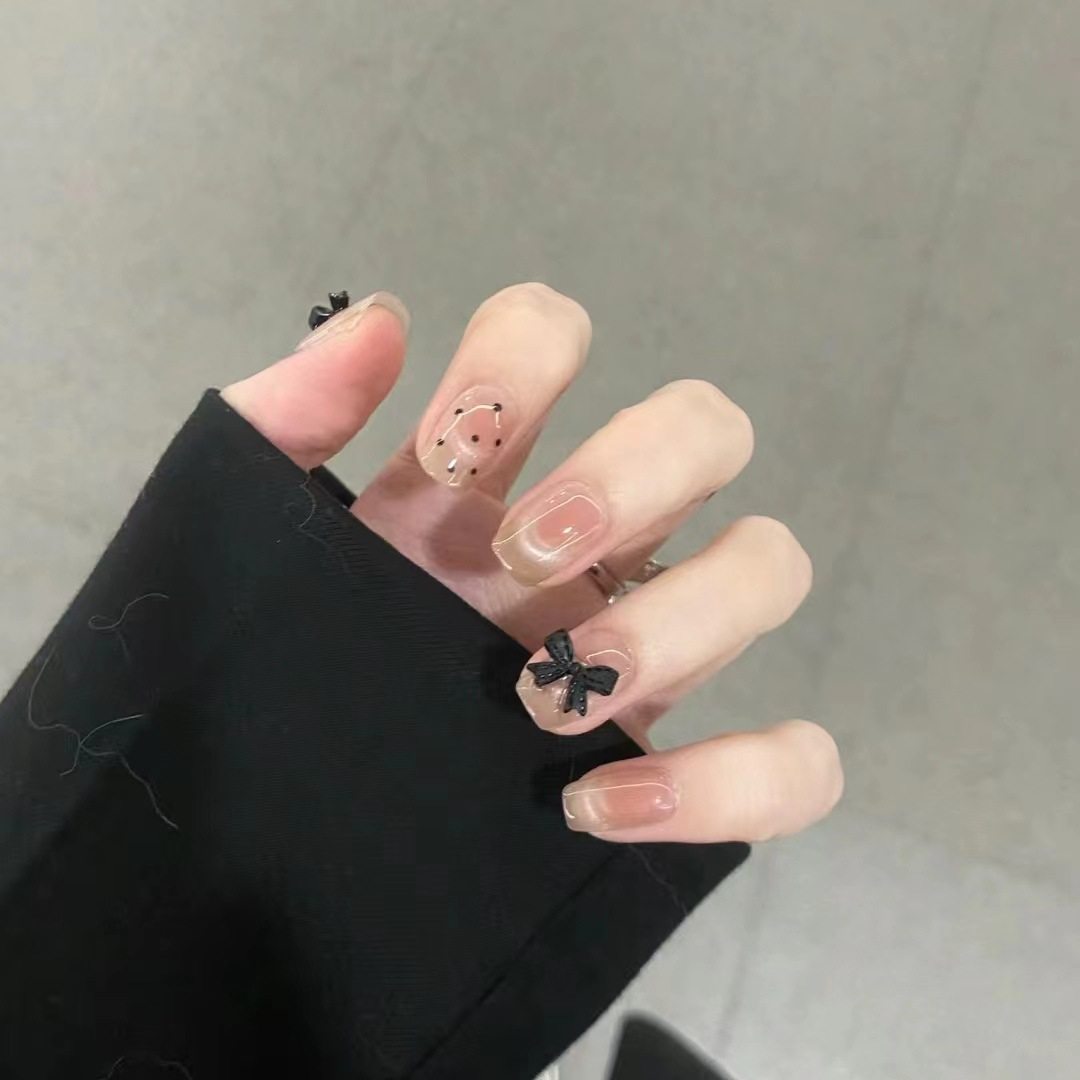 小香风蝴蝶结穿戴甲腮红猫眼短款