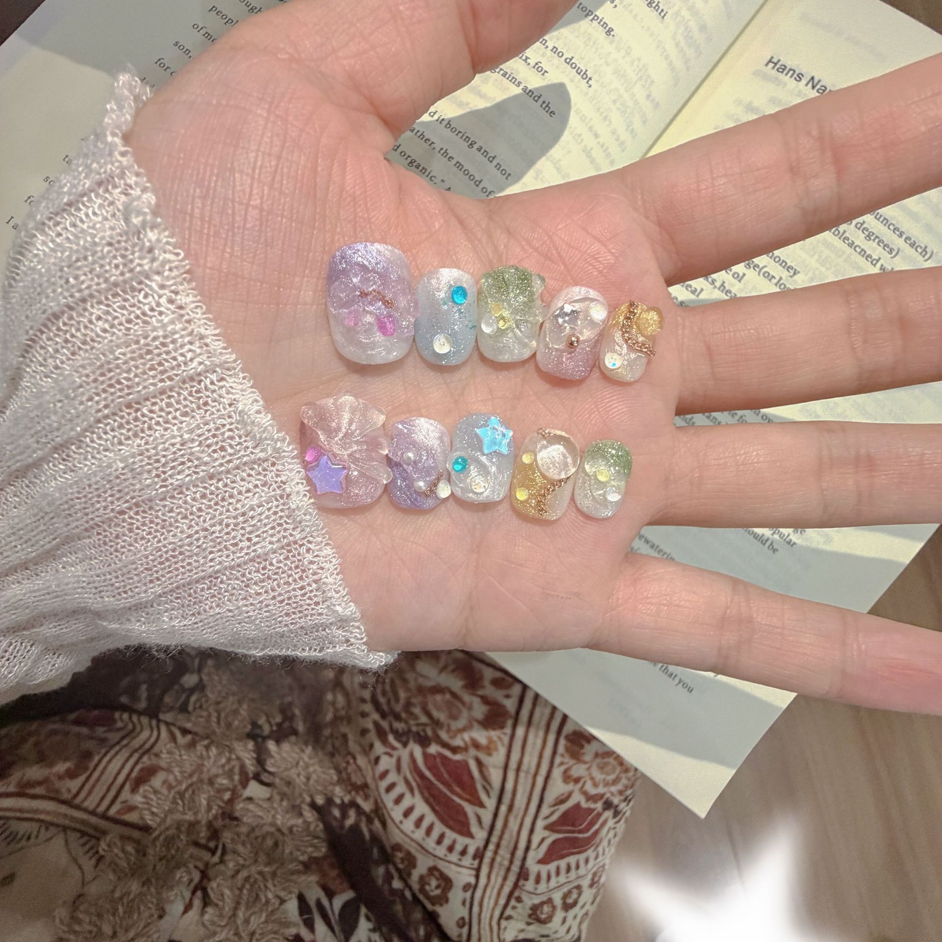 粉蓝色小清新冰透细闪穿戴甲