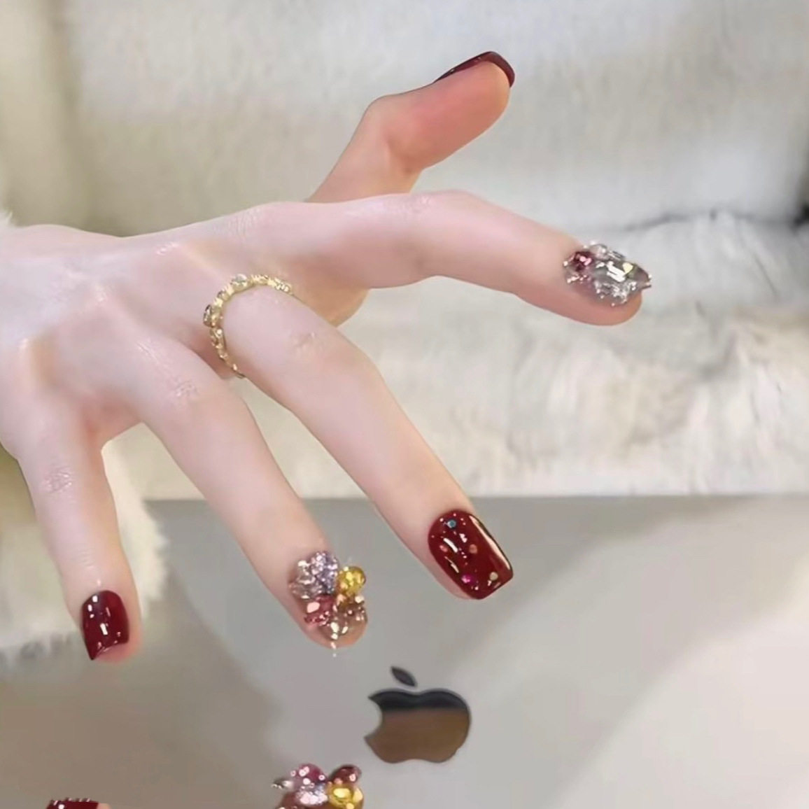 2026马年新款穿戴甲酒红色花朵中长款高级感轻奢春节过年美甲复古,彩妆/香水/美妆工具,穿戴甲/甲片,淘宝优惠券,粉丝福利购,淘宝优惠卷