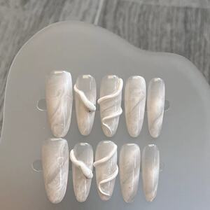 冰透银白色猫眼美甲灵动小白色长款轻奢温柔甜系辣妹手工穿戴美甲