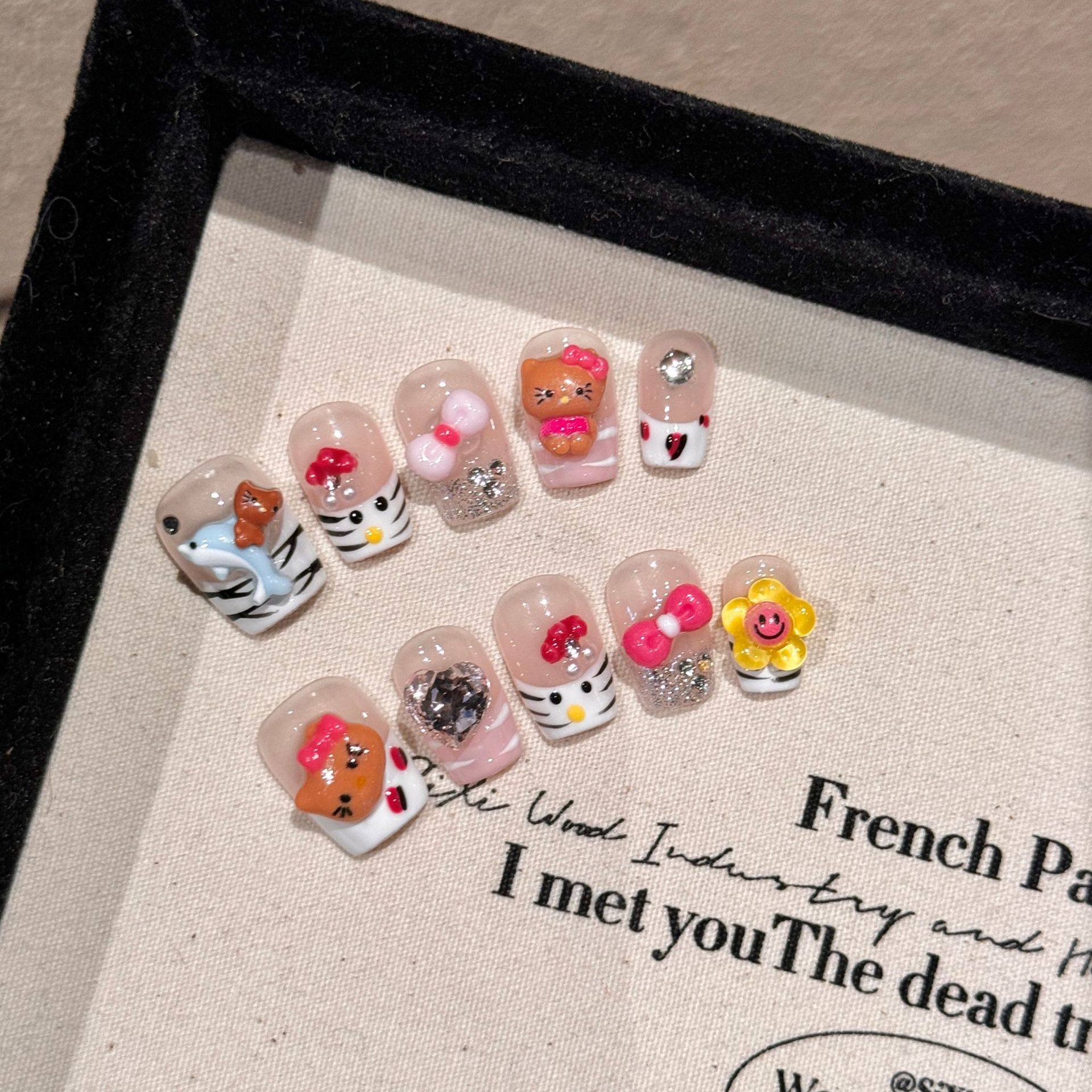 法式可爱少女风凯迪猫穿戴甲卡通立体猫咪海豚带钻爱心钻假指甲片