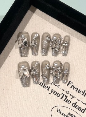 爆闪高级感黑曜石手工穿戴甲冰透灰色蝴蝶结大钻玻璃珠美甲片小众