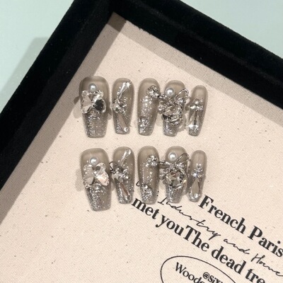 冰透灰色蝴蝶钻石手工穿戴甲