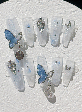手工美甲穿戴甲冰透浅蓝色珠光碎钻立体蝴蝶高级感小众显白中长款