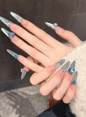 海蓝宝手工爆闪亮钻穿戴甲显白