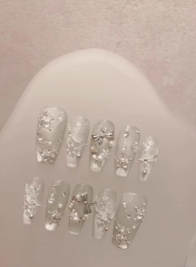 小众设计白雪颂歌爆闪美甲穿戴甲