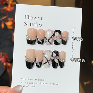 高级感温柔显白轻奢精致纯手工穿戴甲中长款重工镶钻美甲贴片成品