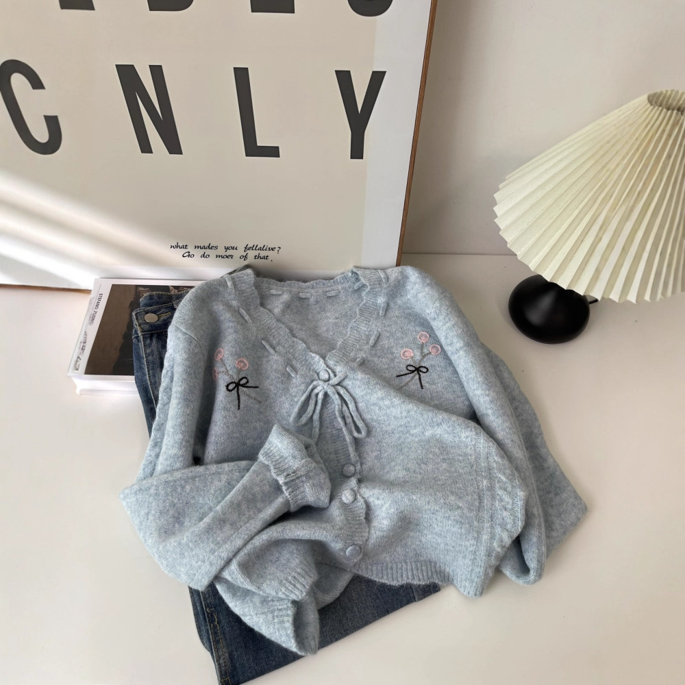 微笑向暖 钩花乖甜美baby蓝毛衣外套开衫 复古秋装针织温柔风上衣 - 封面