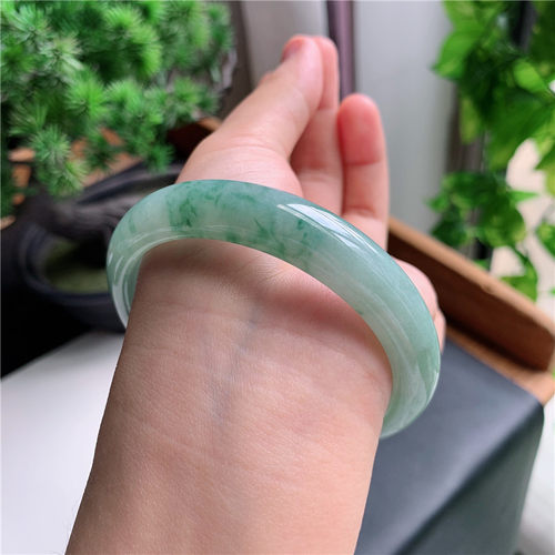 9月新品 鸿玉翡翠60圈口冰种飘绿花正圈玉手镯女款正品3Q50908