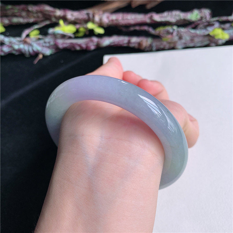 5月新品 鸿玉翡翠57圈口冰糯种春带彩圆条玉手镯女款正品11D70529