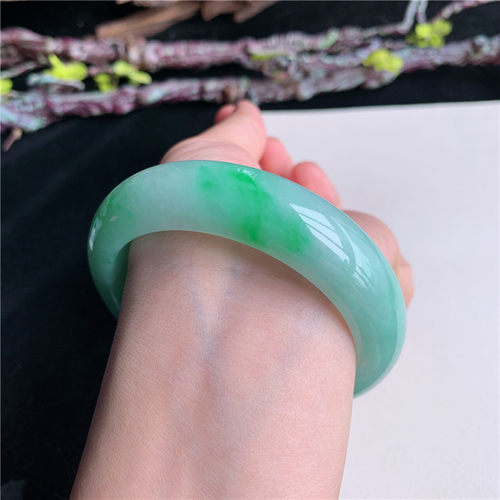 6月新品 鸿玉翡翠57圈口冰糯种阳绿色正圈玉手镯女款正品26F70619