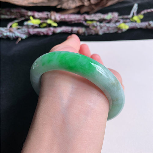 6月新品 鸿玉翡翠58圈口冰糯种飘阳绿飘乌鸡正圈玉手镯女37F70617