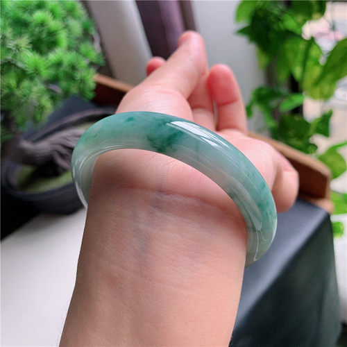 8月新品 鸿玉翡翠55圈口冰种飘绿花正圈玉手镯女款正品4A50824
