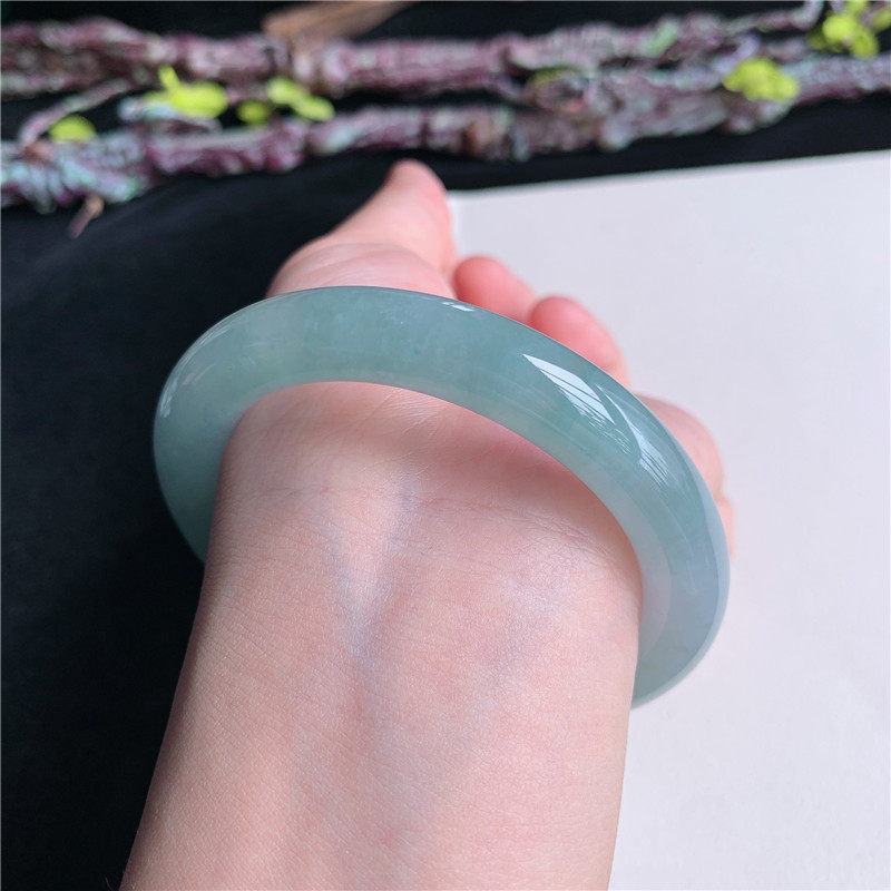 6月新品 鸿玉翡翠55圈口冰糯种晴水绿圆条玉手镯女款正品16D10602