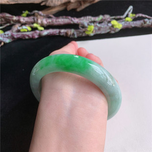 4月新品 鸿玉翡翠58圈口冰糯种飘阳绿正圈手镯正品35F70425