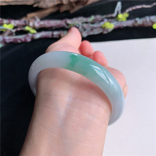 7月新品 鸿玉翡翠59圈口冰糯种飘绿正圈玉手镯女款正品8F80702