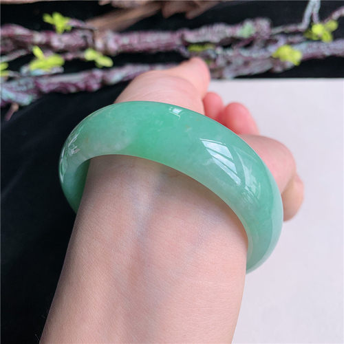 6月新品 鸿玉翡翠54圈口冰糯种果绿色飘黄翡正圈玉手镯女69B90624