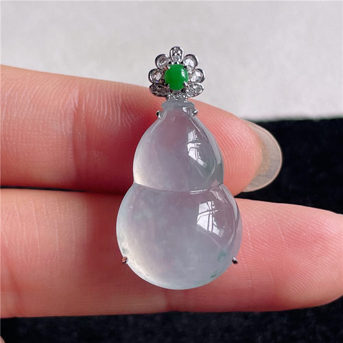 9月新品 鸿玉翡翠18k金镶嵌冰种起光飘绿招财葫芦精美吊坠A940921