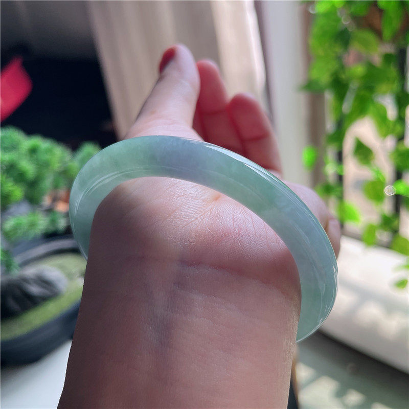 10月新品鸿玉翡翠56圈口冰糯种晴底飘紫圆条正圈手镯女款8J51024