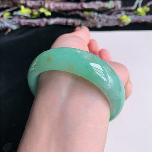 6月新品鸿玉翡翠54圈口冰糯种果阳绿飘黄翡正圈玉手镯女款1X70618