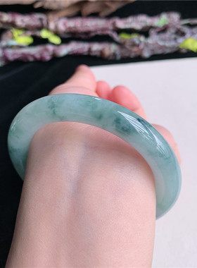 5月新品 鸿玉翡翠52圈口冰糯种飘花圆条玉手镯女款正品4G60506