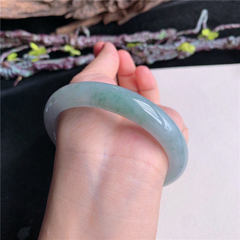 7月新品 鸿玉翡翠60圈口冰糯种紫底飘绿正圈玉手镯女款4A80717