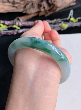 7月新品 鸿玉翡翠60圈口冰糯种飘绿花正圈玉手镯女款正品36A30703