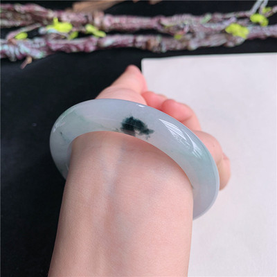 5月新品 鸿玉翡翠54圈口冰糯种飘绿花正圈玉手镯女款正品12F70520
