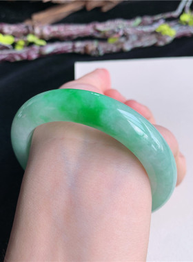 5月新品 鸿玉翡翠54圈口冰糯种飘阳绿正圈玉手镯女款正品3X70528