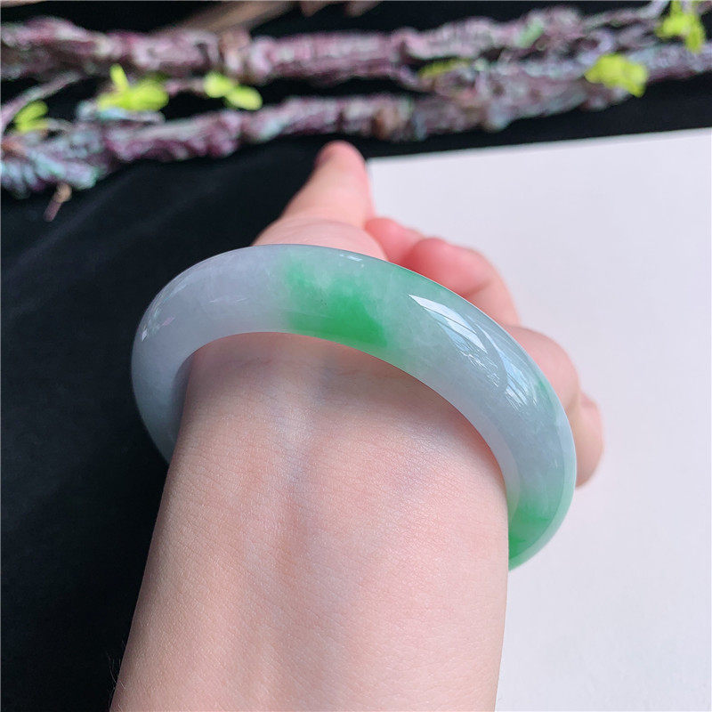5月新品 鸿玉翡翠54圈口冰糯种紫底飘阳绿正圈玉手镯女款18T20525