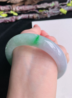 5月新品 鸿玉翡翠55圈口冰糯种紫底飘阳绿正圈玉手镯女款30F70509