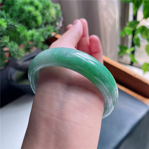 9月新品 鸿玉翡翠59圈口冰糯种飘阳绿正圈玉手镯女款正品5X20915