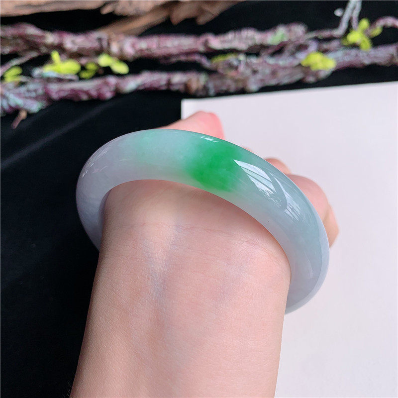 6月新品 鸿玉翡翠59圈口冰糯种紫底飘阳绿正圈玉手镯女款2C40530