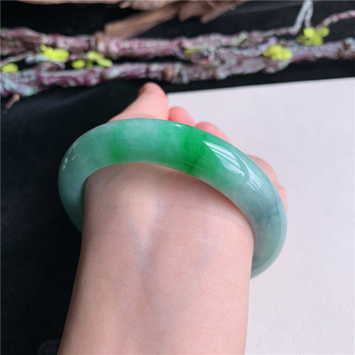 6月新品 鸿玉翡翠59圈口冰糯种飘阳绿飘乌鸡玉手镯女款46JJ0609