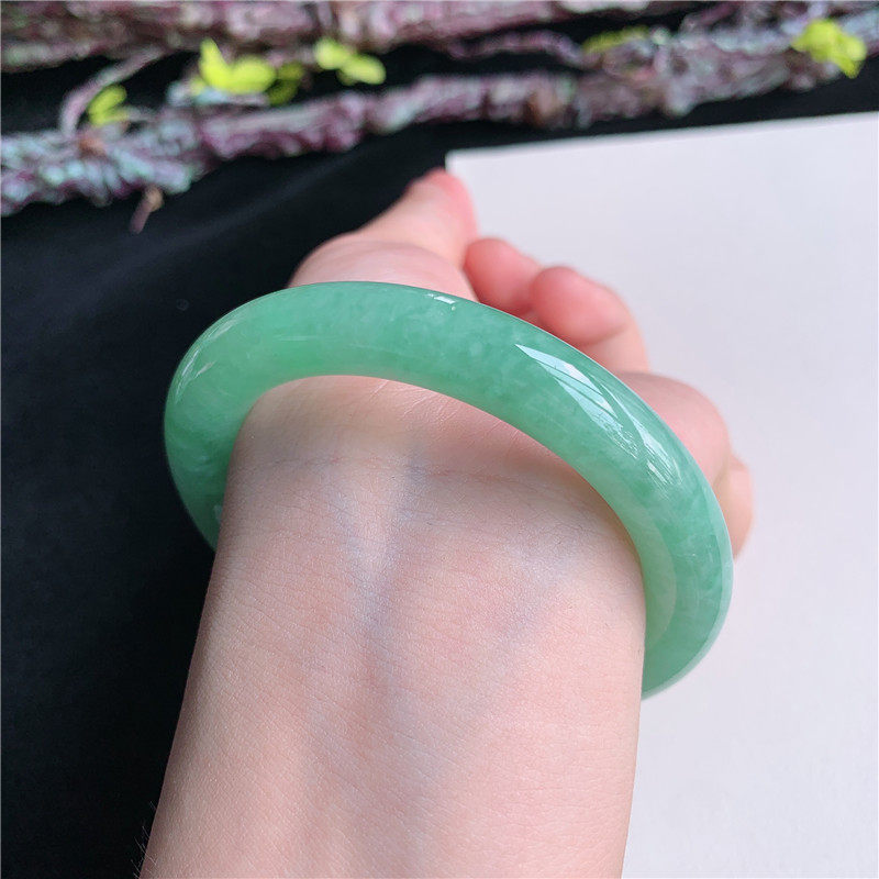 5月新品鸿玉翡翠54圈口冰糯种满色果绿圆条玉手镯女款正品5X80527
