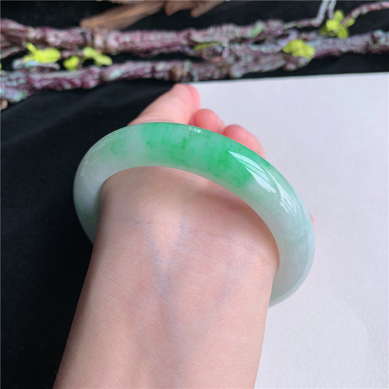 6月新品 鸿玉翡翠60圈口冰糯种飘阳绿正圈玉手镯女款正品4P80605