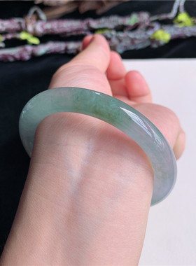 7月新品 鸿玉翡翠53圈口冰糯种紫底飘绿圆条玉手镯女款1K60709