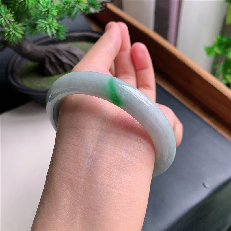 8月新品 鸿玉翡翠60圈口冰糯种飘阳绿正圈玉手镯女款正品27JJ0827