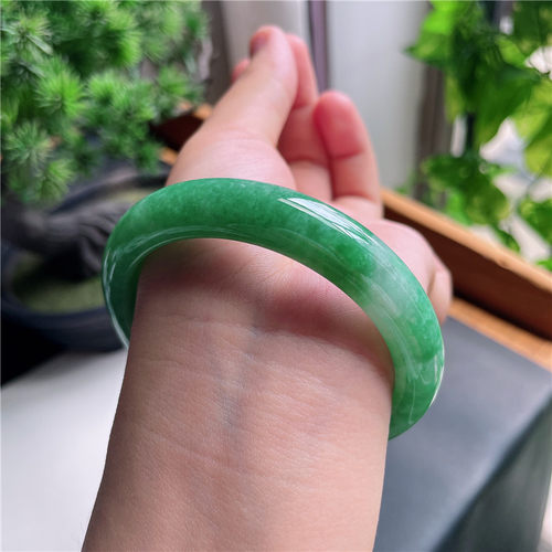 9月新品 鸿玉翡翠57圈口冰糯种飘阳绿正圈玉手镯女款正品3P40905
