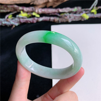 5月新品 鸿玉翡翠53圈口冰糯种飘阳绿贵妃玉手镯女款正品40F70526