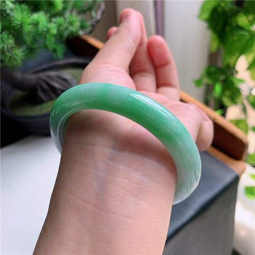 8月新品 鸿玉翡翠56圈口冰糯种飘阳绿正圈玉手镯女款正品1B20829