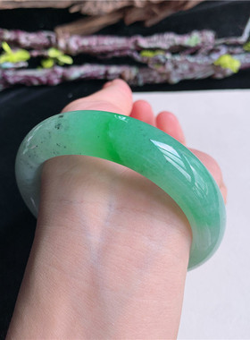 6月新品 鸿玉翡翠59圈口冰糯种飘阳绿正圈玉手镯女款正品41V90623