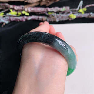 6月新品 鸿玉翡翠60圈口冰糯种乌鸡飘绿正圈玉手镯女款4F70618