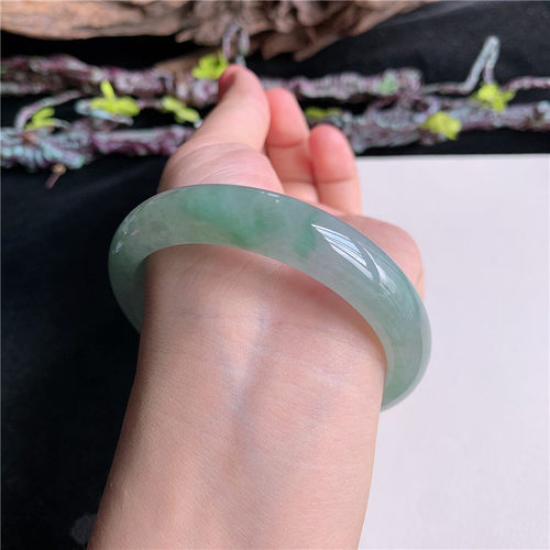 7月新品 鸿玉翡翠58圈口冰糯种飘绿正圈玉手镯女款正品36Y80725