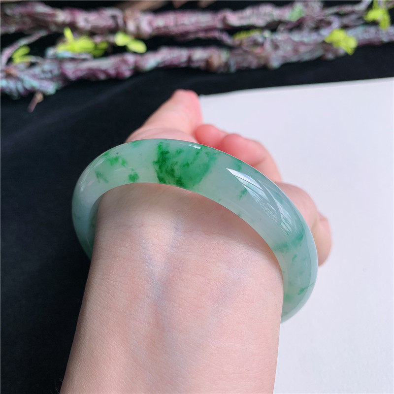 5月新品 鸿玉翡翠57圈口冰种飘绿花正圈玉手镯女款正品14Y90526