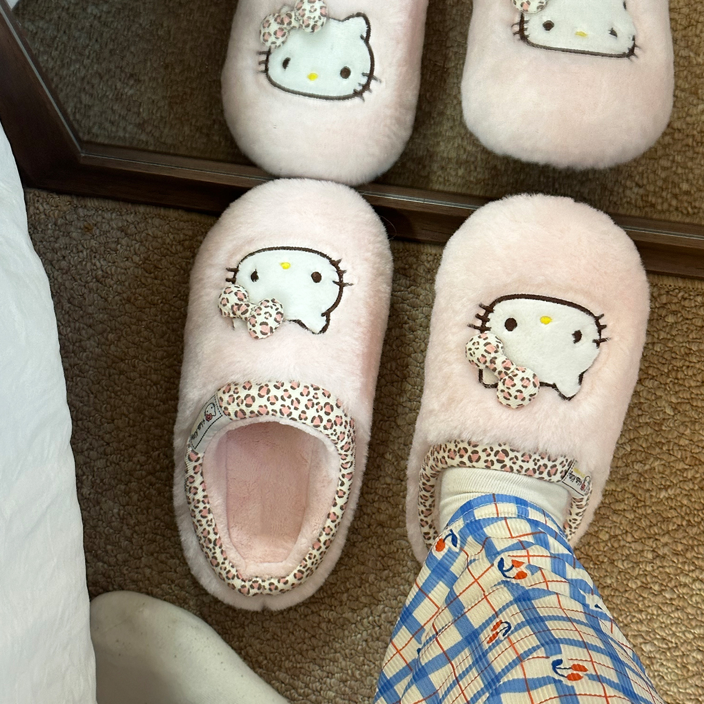 冬季防滑居家可爱哈喽kt棉拖鞋子