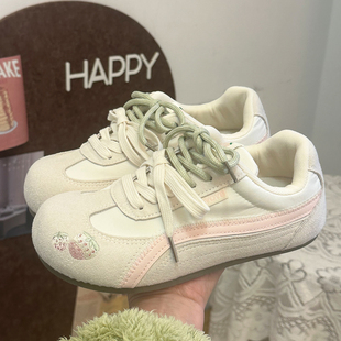 可爱粉嫩草莓赛车鞋女2026春季新款小白鞋百搭裙子ins休闲德训鞋
