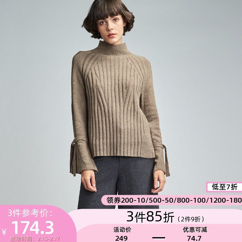 艾格秋季新款纯色简约个性宽松高领毛针织衫女士Y1230